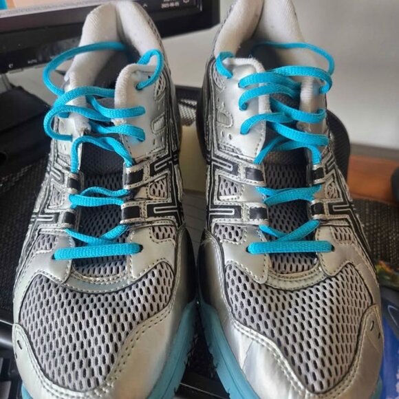 Womens' Asics Rocket 6 Court Shoes - Squash etc. Size 8-1/2. - Picture 4 of 5